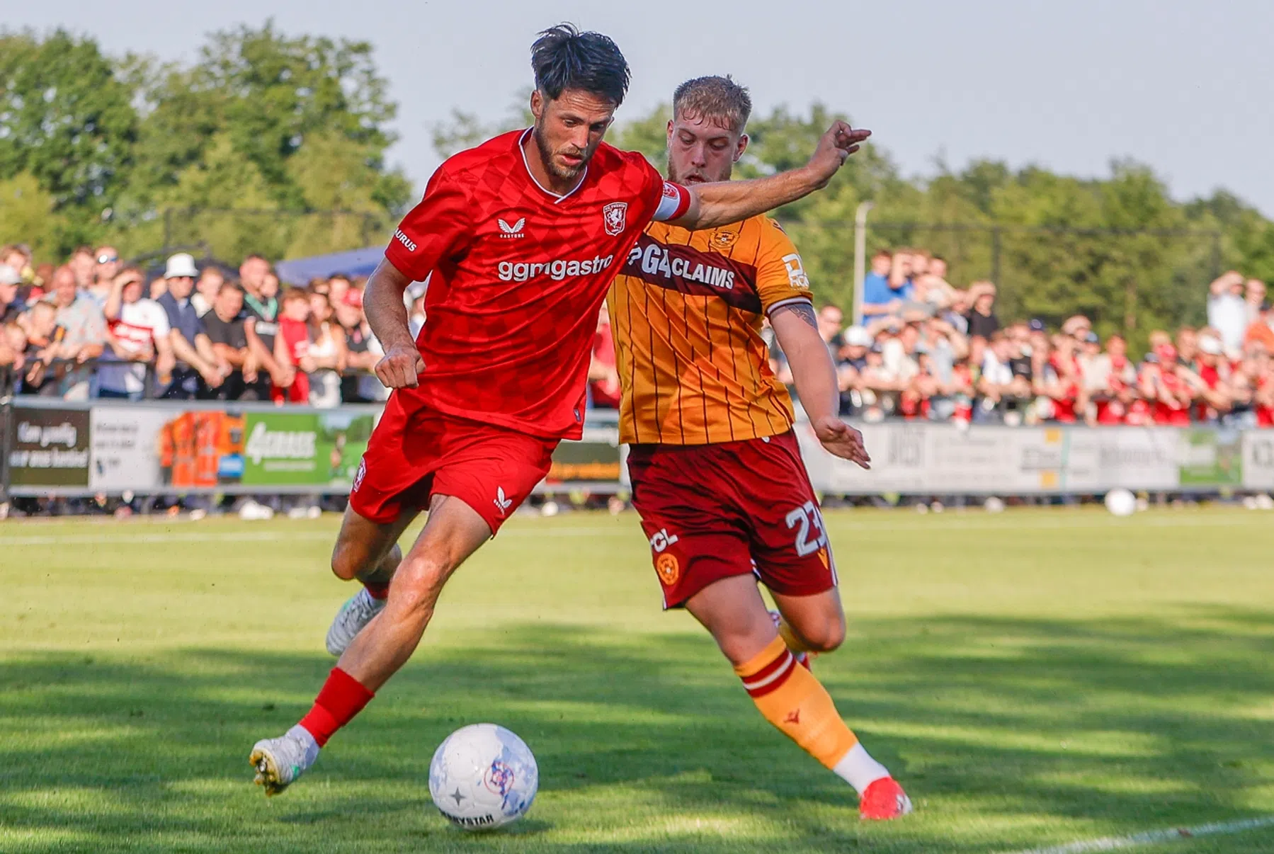 FC Twente ruim langs Lokeren, Kuijt dik onderuit tegen Sparta