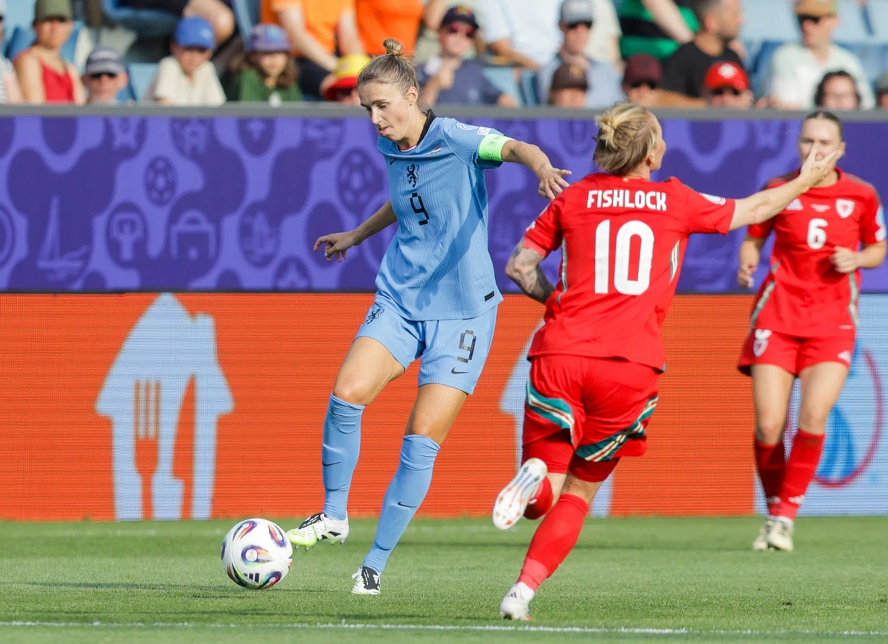 Bijzondere mijlpaal voor Miedema na openingsdoelpunt tegen Wales