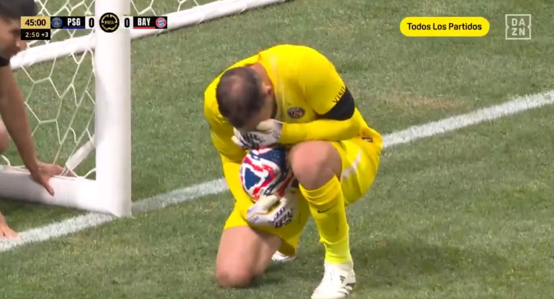 Drama voor Musiala: zware beenblessure na botsing met Donnarumma