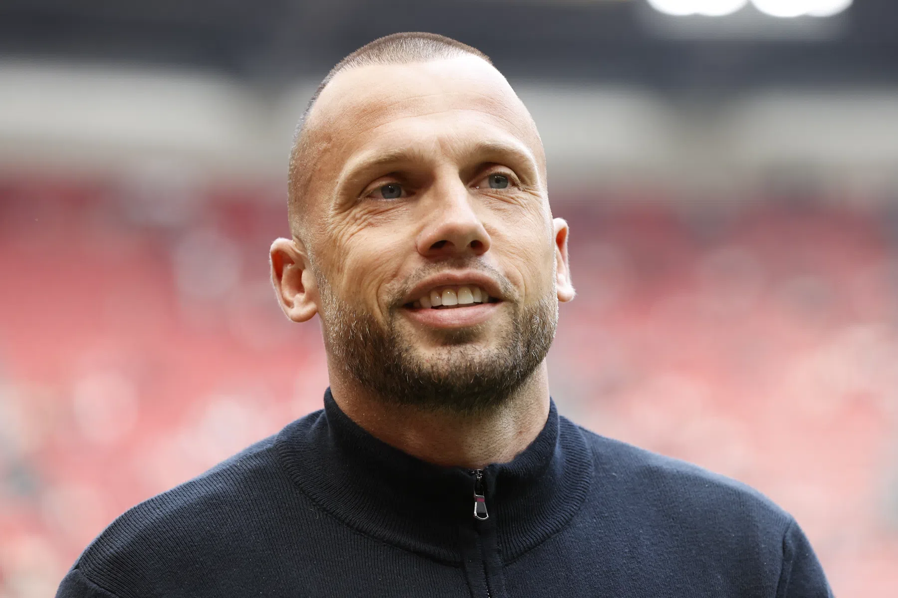 Heitinga neemt grote groep talenten mee op trainingskamp in Zeist