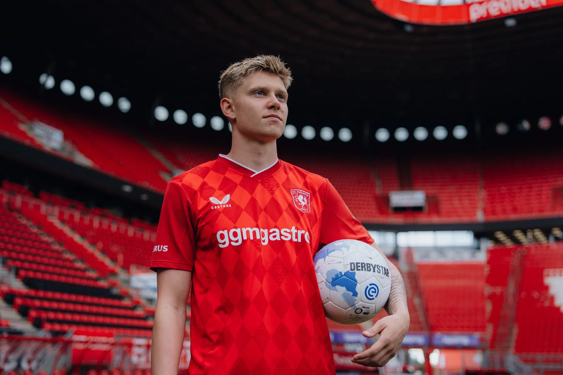 Ajax en FC Twente ronden Hlynsson-deal af: 'Heel goede stap voor mij'
