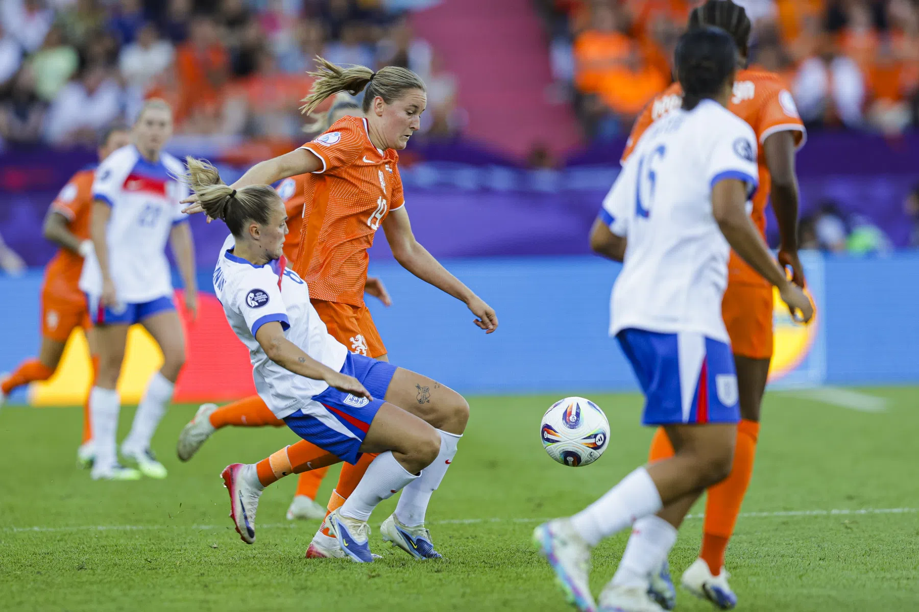 Oranje Leeuwinnen op Rapport: één international staat klein beetje op