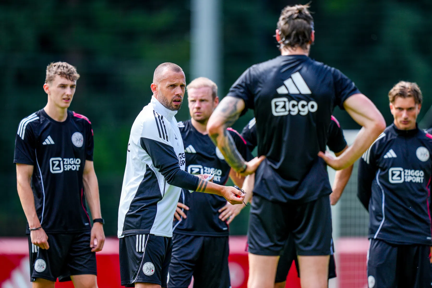 'Volle bak druk!': John Heitinga over zijn nieuwe start bij Ajax