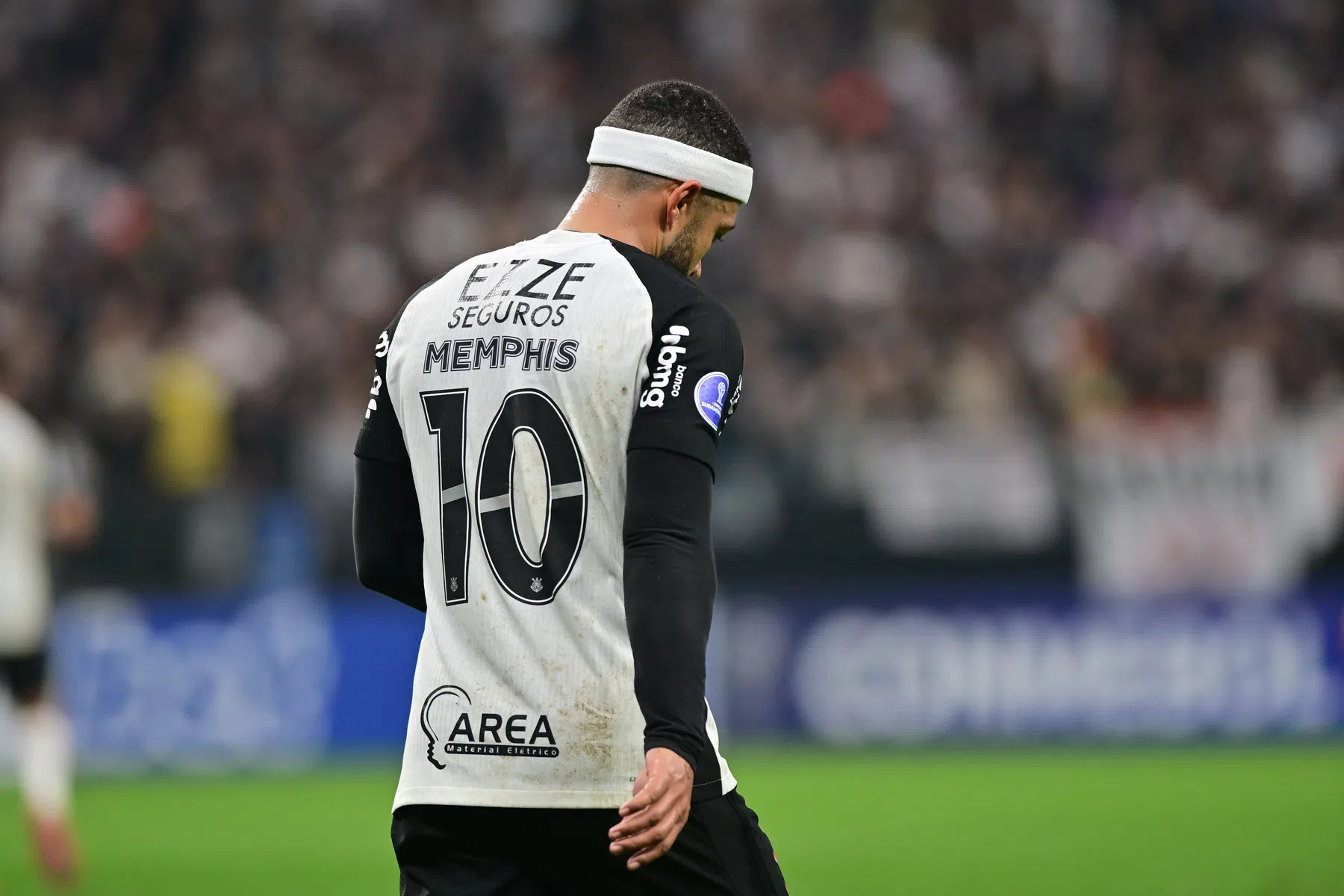 Memphis verschijnt niet op Corinthians-training: 'Dat accepteren we nooit'