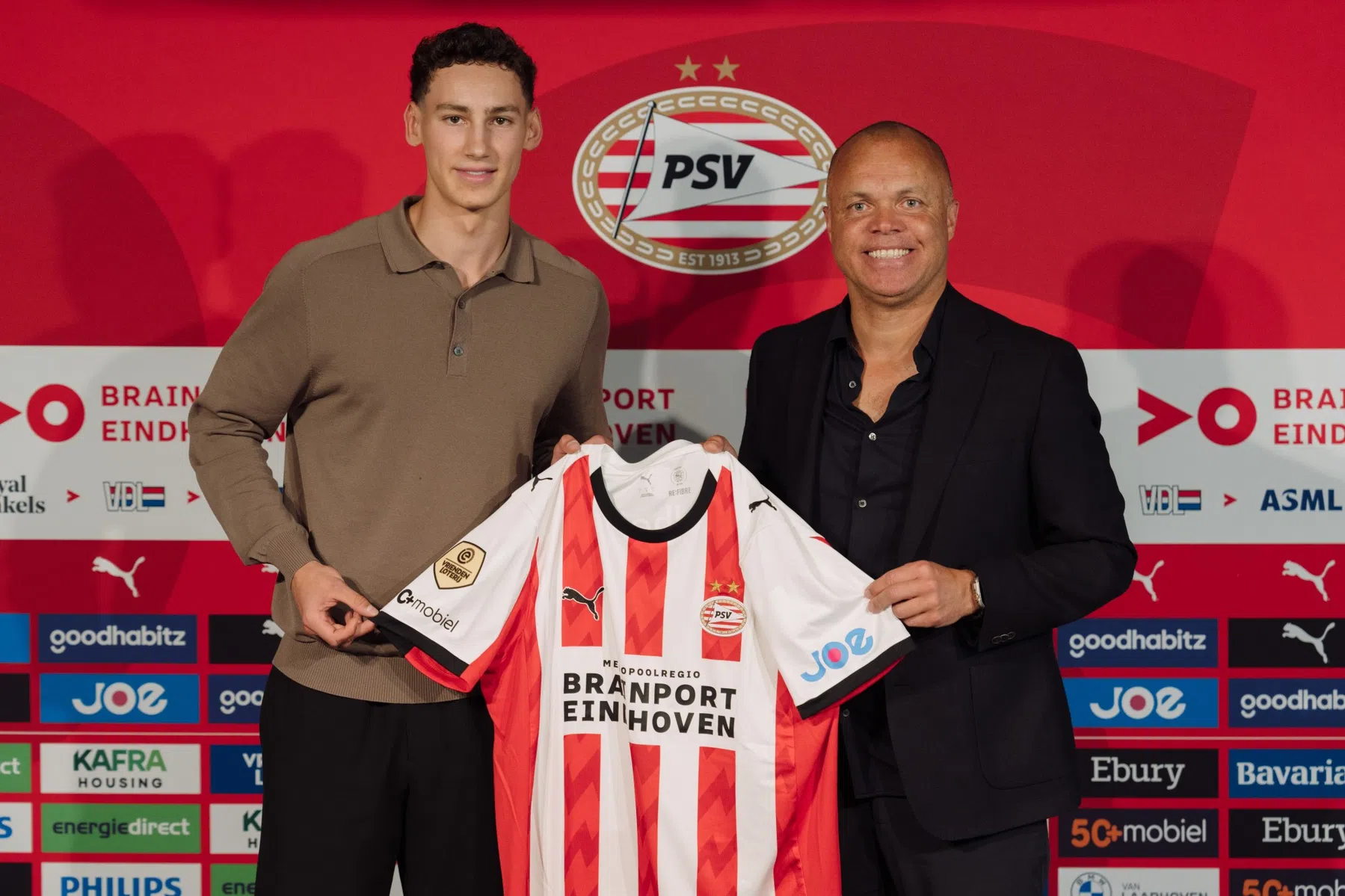 Megadeal in Eredivisie: PSV haalt Van Bommel weg bij AZ