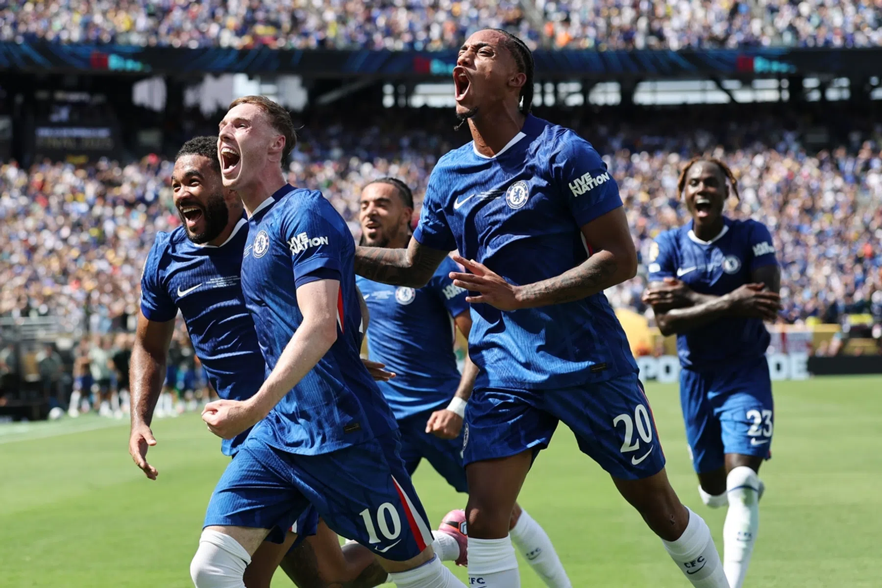 Sublieme Palmer leidt Chelsea voorbij PSG en naar WK-titel