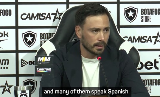 Botafogo-coach Ancelotti spreekt vloeiend Portugees na maand oefenen