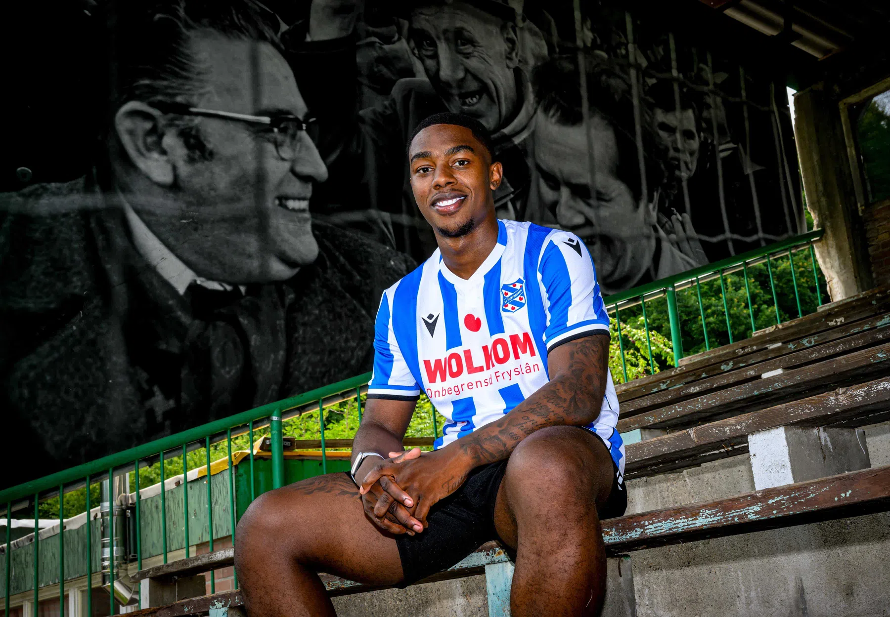 Ajax verhuurt Van Axel Dongen aan SC Heerenveen