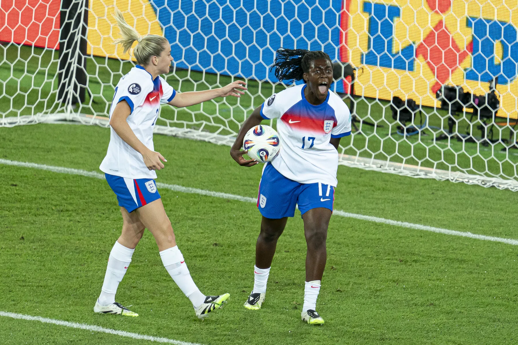 Engeland plaatst zich na penaltyserie met negen missers voor halve finale EK