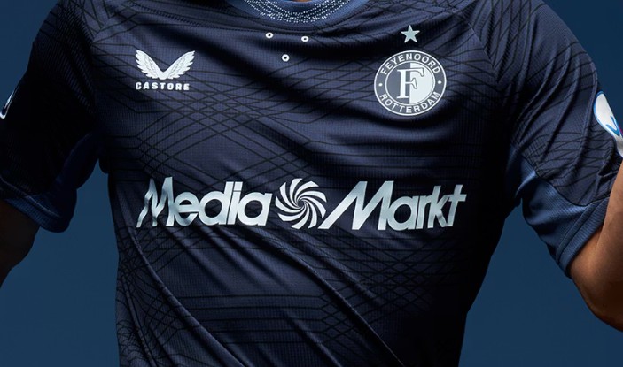 Feyenoord presenteert donkerblauw 'karaktervol' uittenue