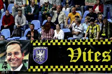 Thumbnail for article: Icoon Aalbers reikt Vitesse helpende hand toe: 'Niet verplicht, wel verstandig'