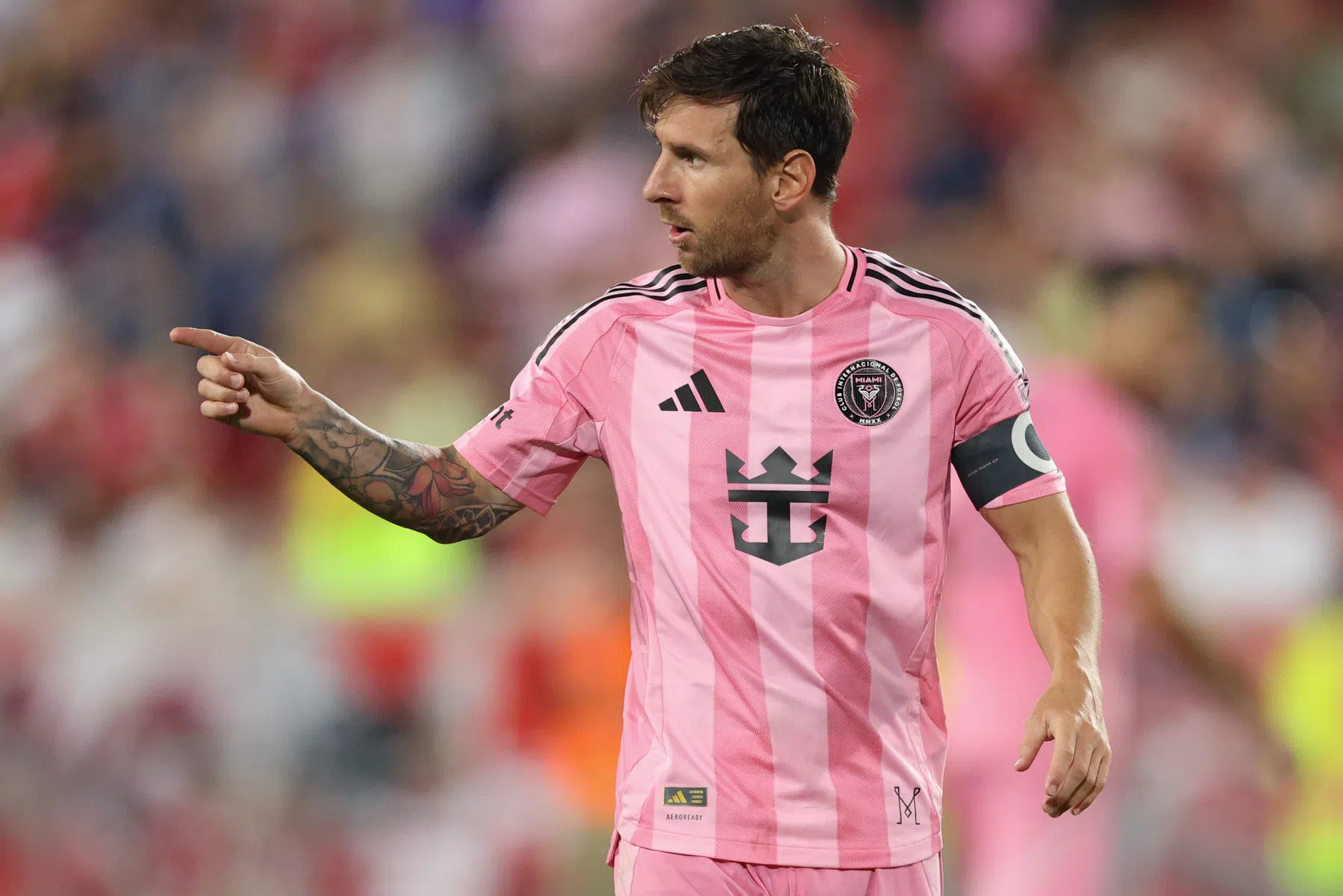 Messi blinkt uit bij ruime zege Inter Miami en breekt record Ronaldo