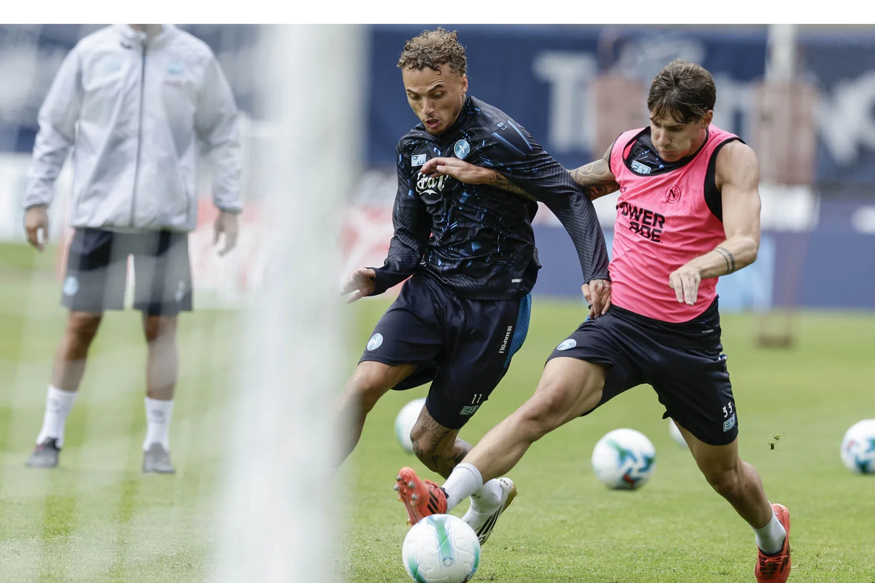 Nergens bang voor: Lang gooit trukendoos open op Napoli-training