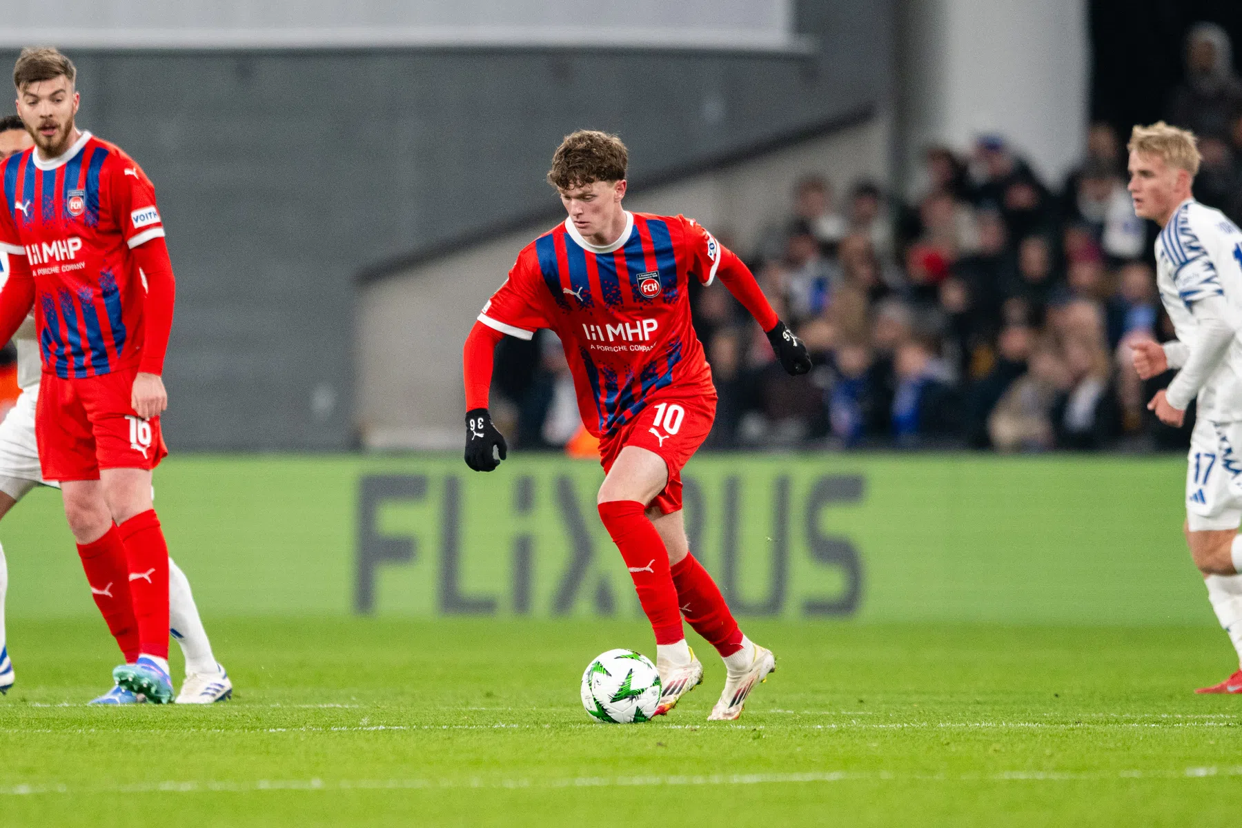 'PSV ziet in Duitse jeugdinternational potentiële opvolger van Tillman'