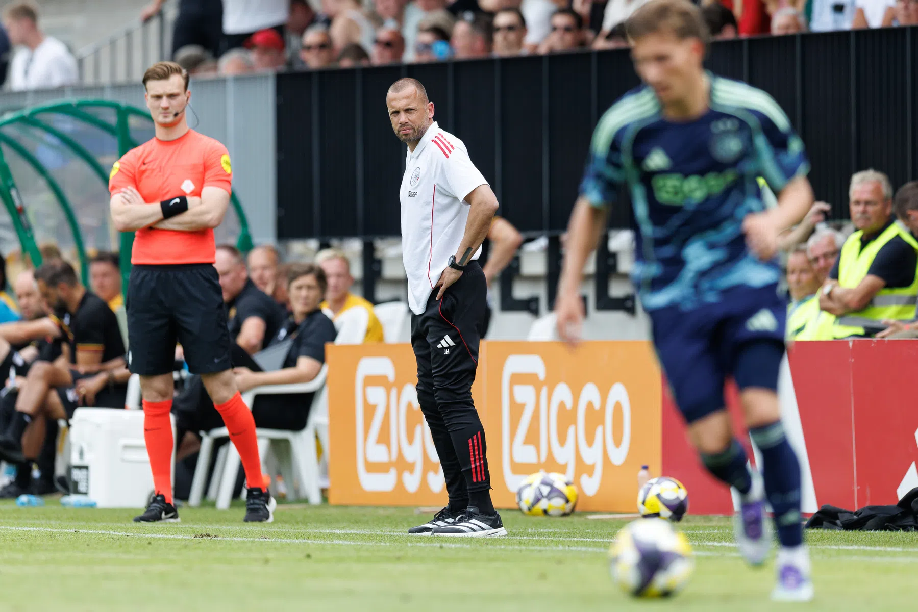 Hoe Heitinga Ajax naar zijn hand probeert te zetten