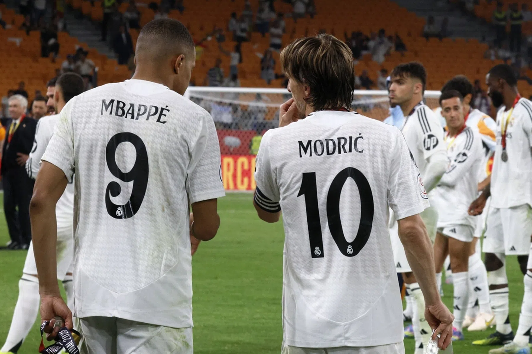 Mbappé hint nadrukkelijk op nieuw rugnummer bij Real Madrid