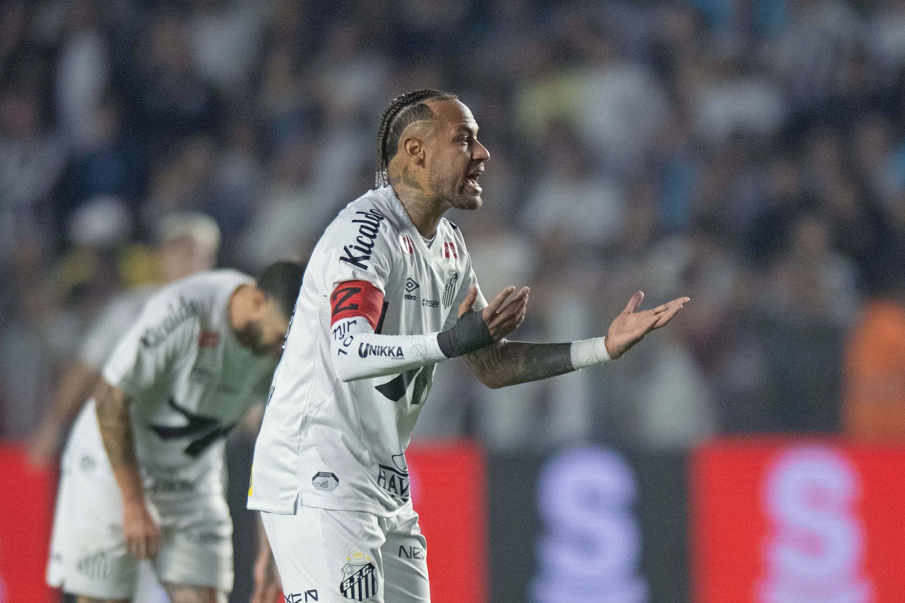 Neymar legt uit waarom hij confrontatie aanging met een fan