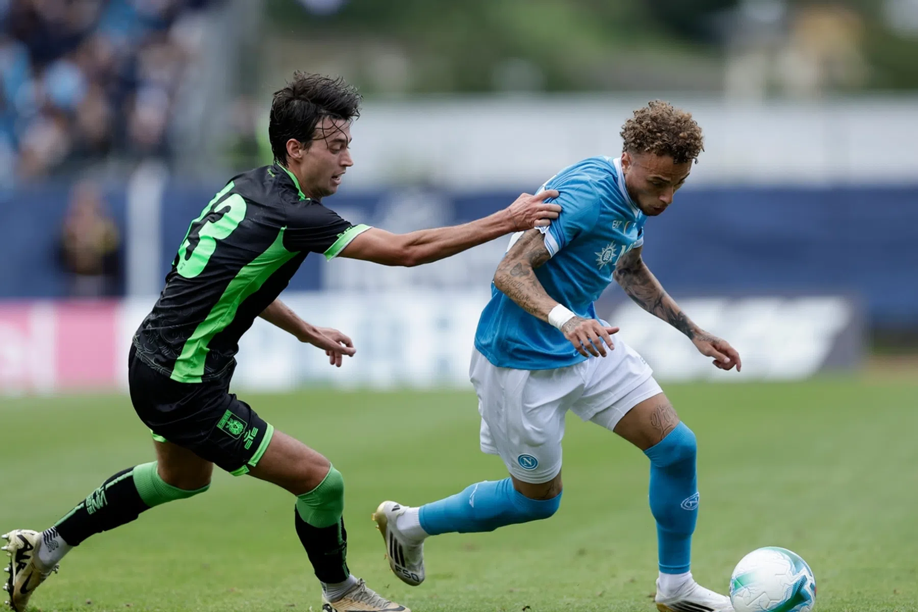 Lucca maakt eerste goal voor Napoli, basisdebuut Beukema
