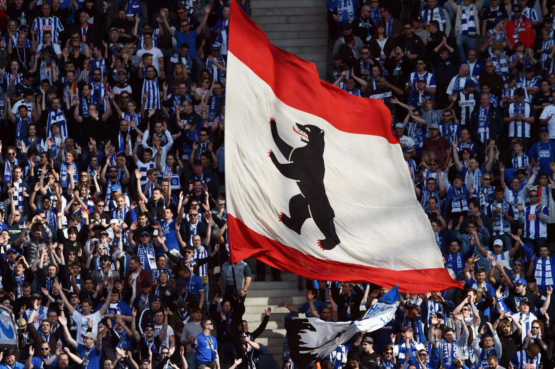Hertha moet vlak voor seizoensstart nieuw thuisshirt maken