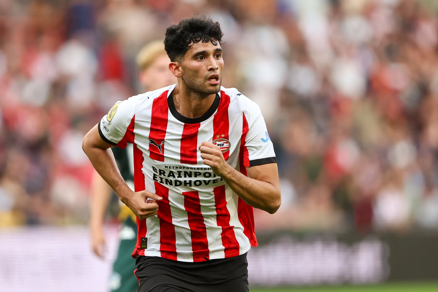PSV opnieuw de beste van Eindhoven: twee treffers Pepi, ketser Olij