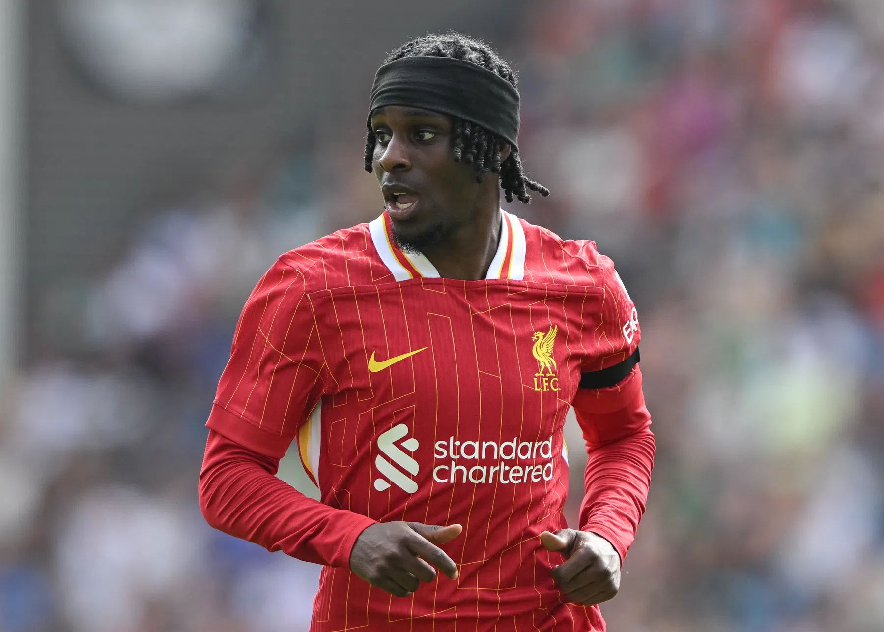 Frimpong draagt met assist bij aan oefenzege bij officieus debuut Ekitiké