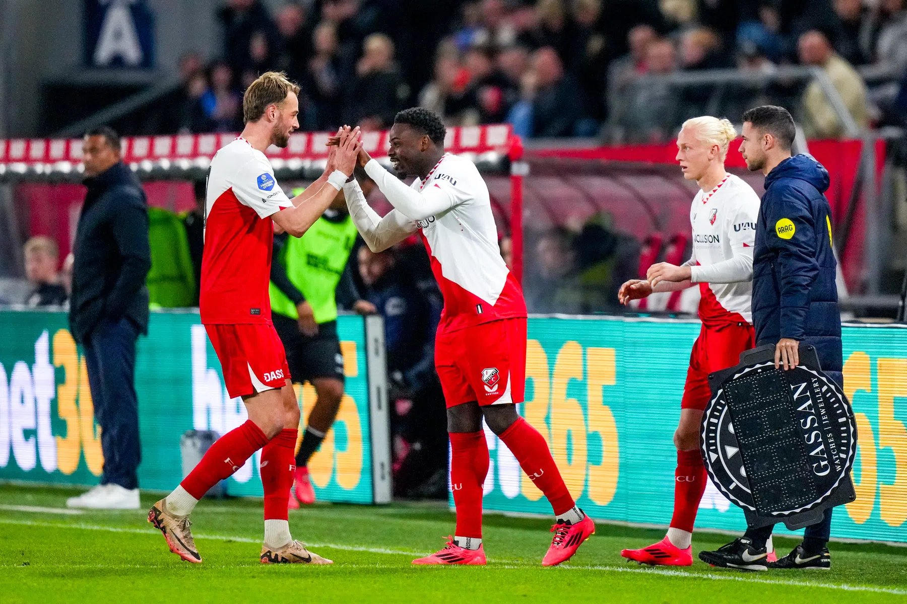 Jans: 'Als FC Utrecht een nieuwe spits haalt, is het beter dat Min of Ohio vertrekt'