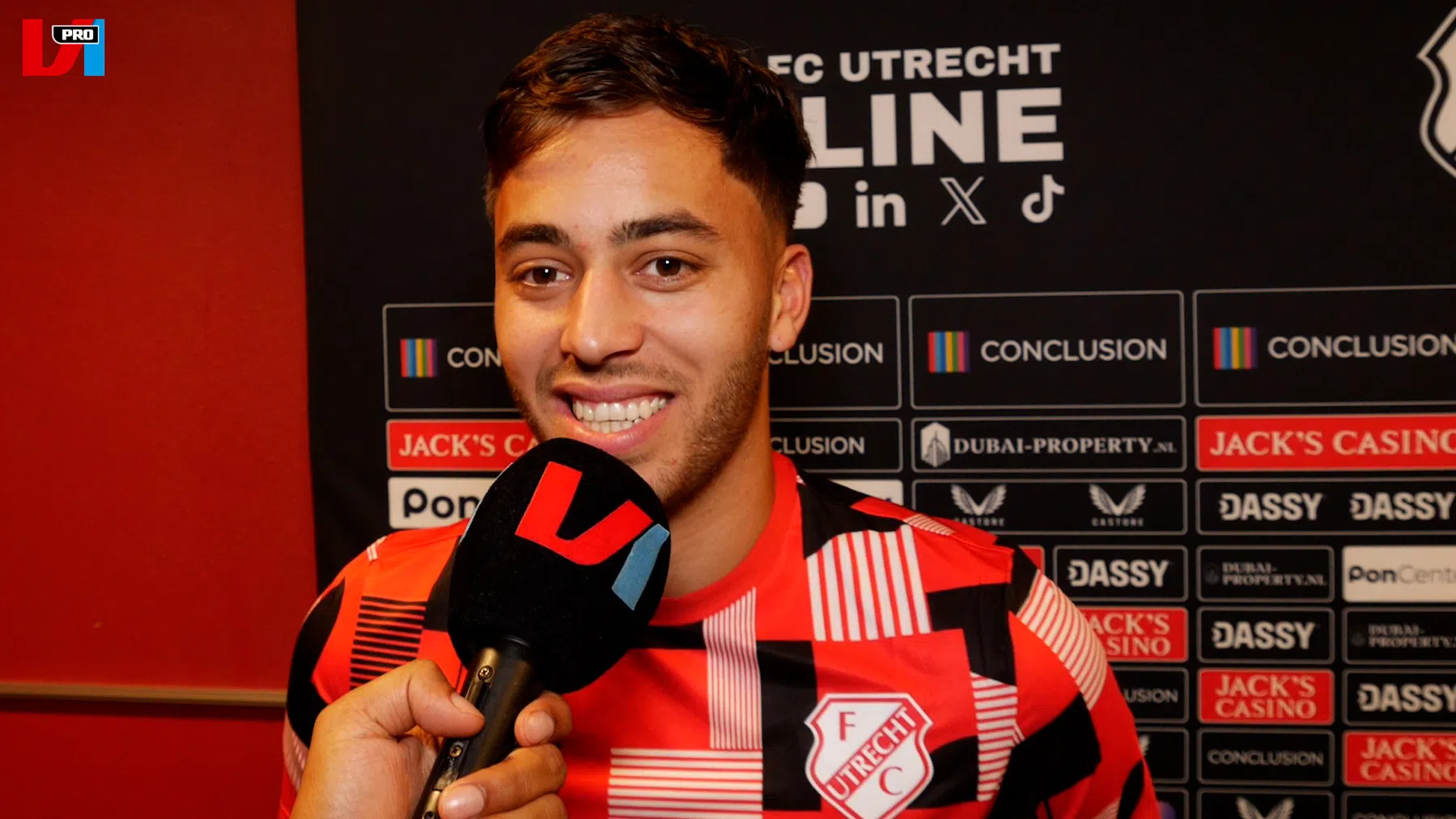 El Karouani eerlijk over transferperiode: 'Moeilijk om je er van af te sluiten'