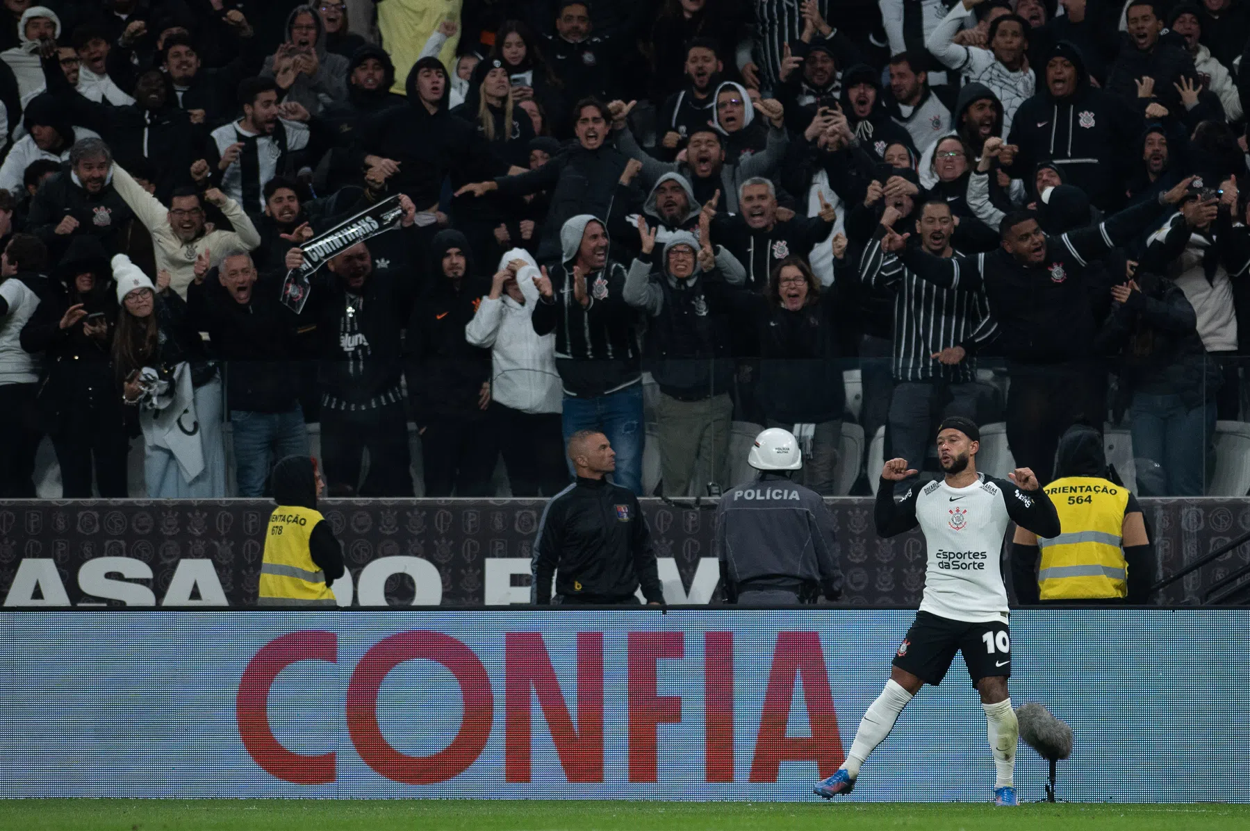 Memphis matchwinner in derby met rake kopbal