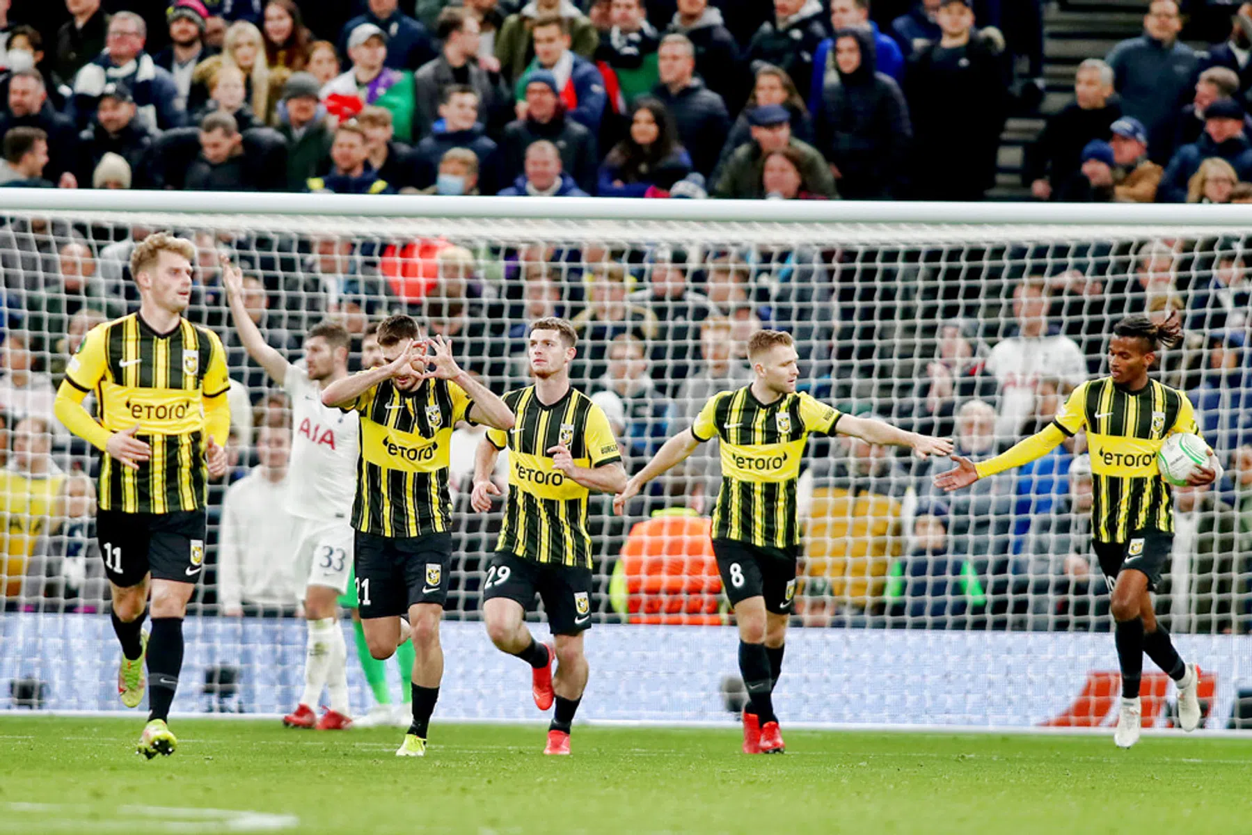 Het einde van Vitesse: 'Dit is hét moment om de voetbalpiramide open te gooien'