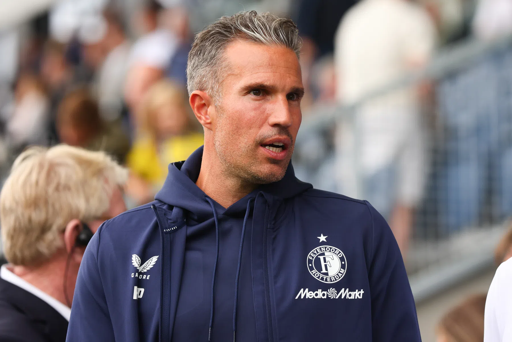 Van Persie dolt met de pers: 'Ben jij NAC-supporter?'