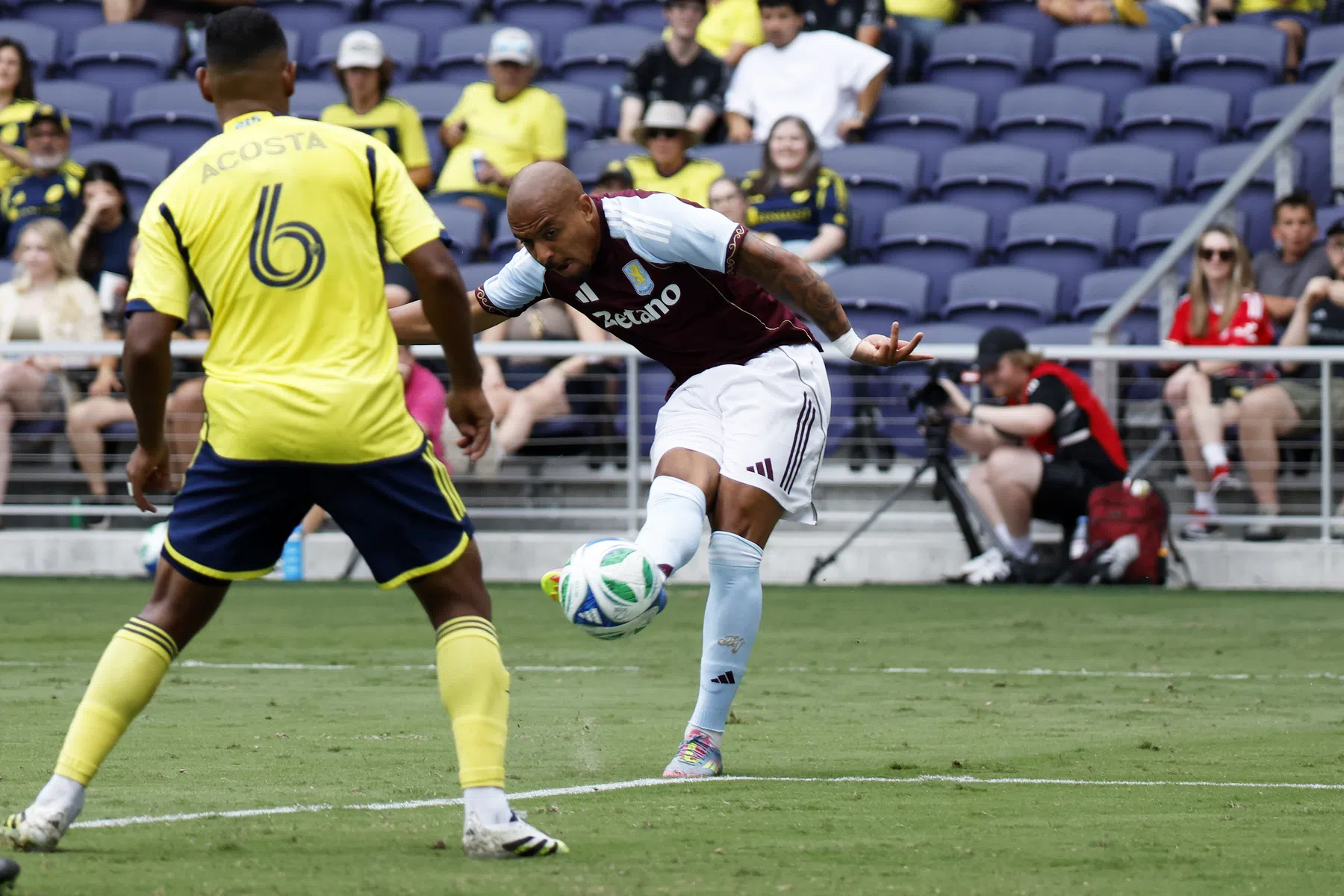 Aston Villa wint niet in Nashville ondanks fraaie treffer Malen