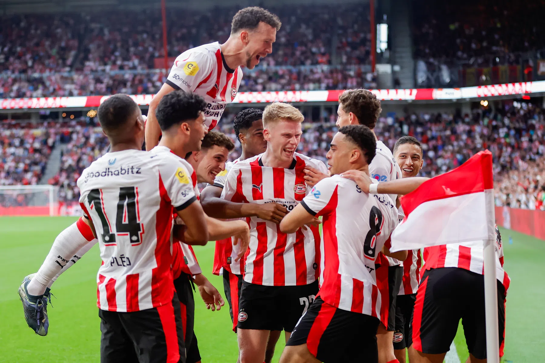 PSV voorkomt vroege teleurstelling en wint vijftiende Johan Cruijff Schaal