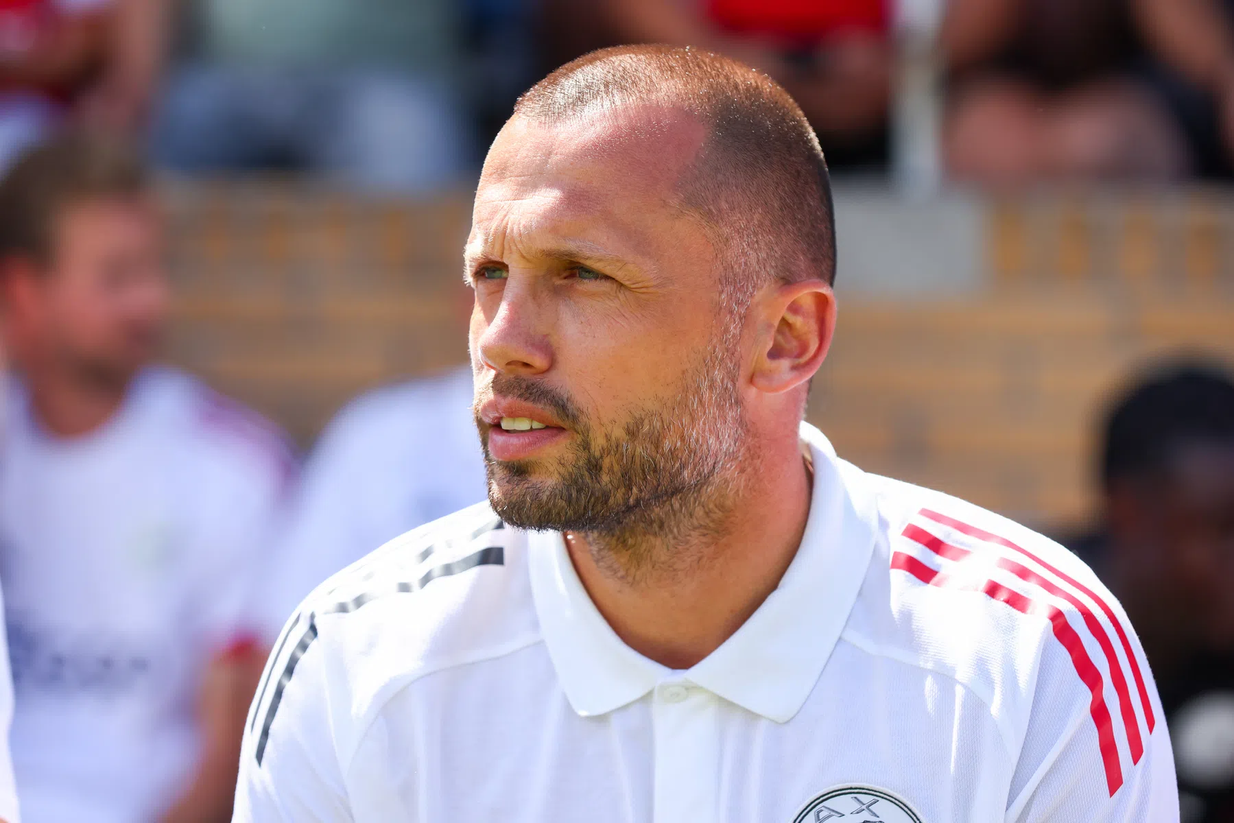 Heitinga laat Moro en Weghorst starten in laatste test voor Ajax 