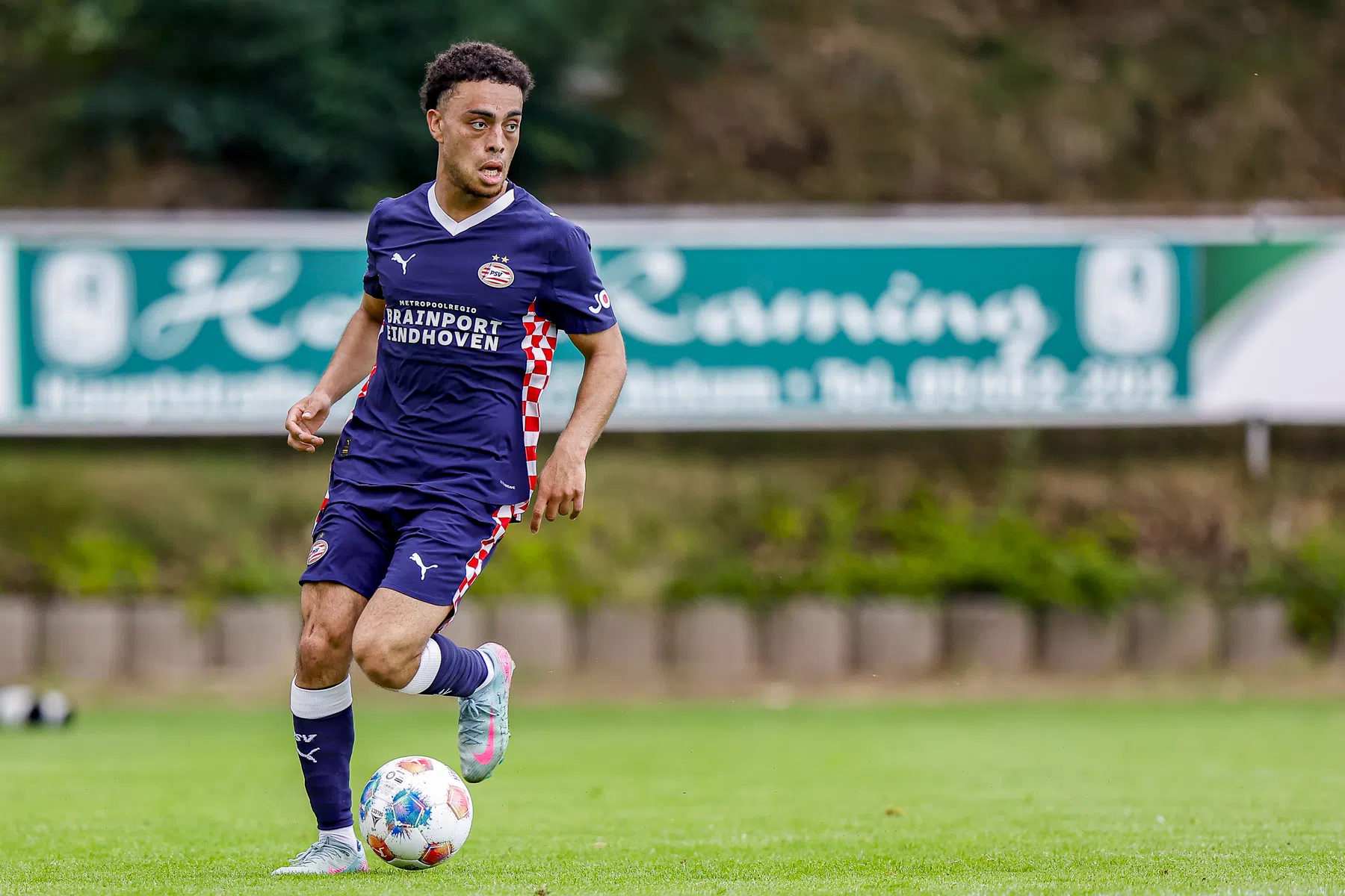 Sergiño Dest kan zich bij PSV richten op rechtsbackpositie