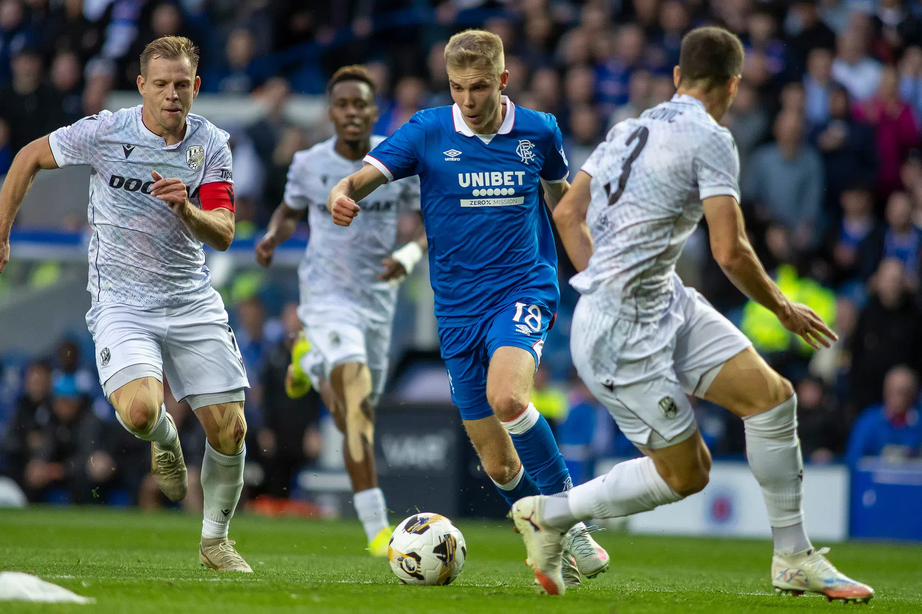 Oliver Antman krijgt complimenten na debuut voor Rangers