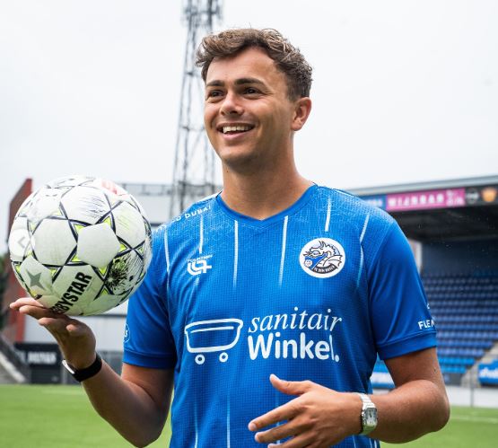 Unicum Nederlands voetbal: soloartiest sponsort FC Den Bosch