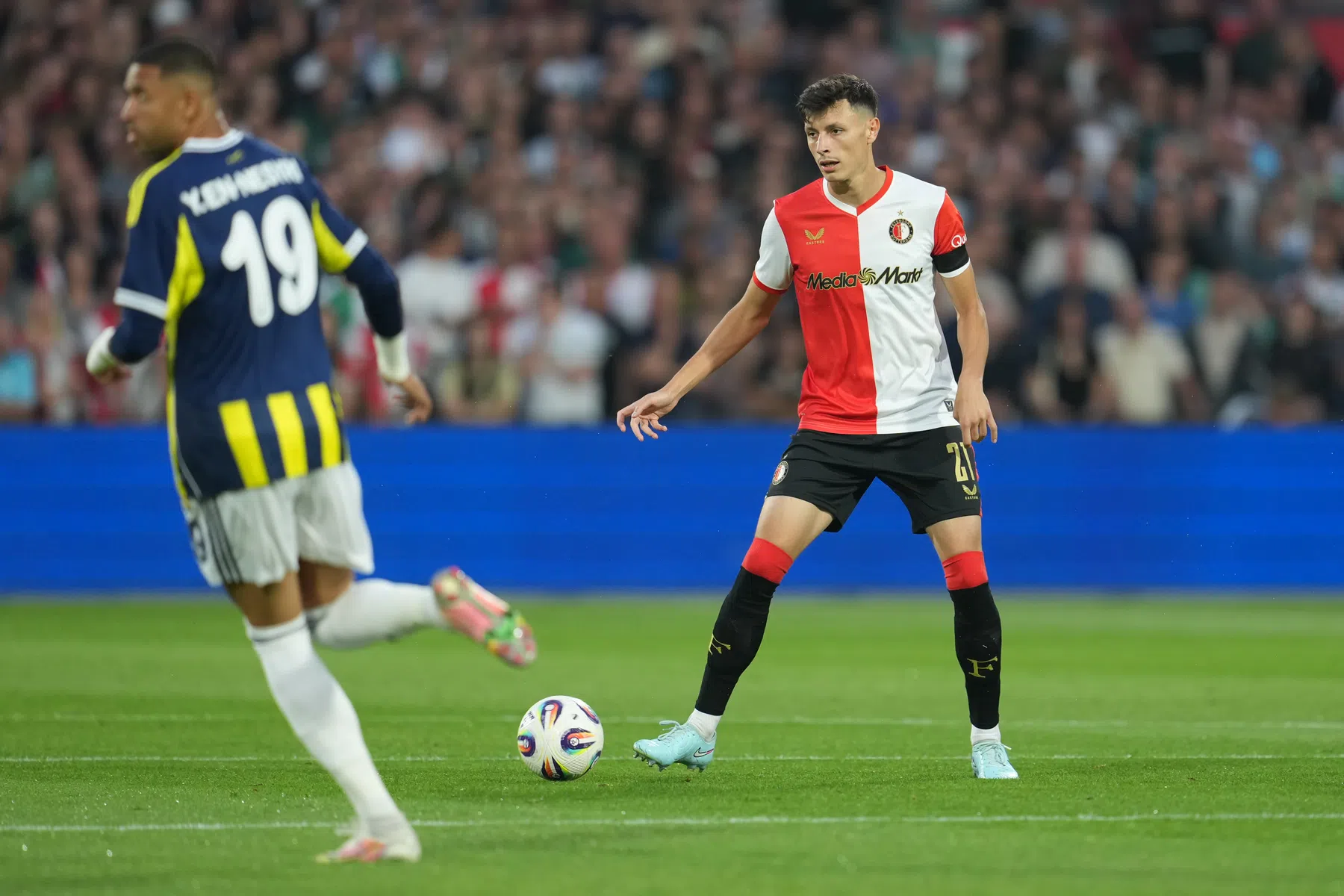 Watanabe en Ahmedhodzic krijgen complimenten bij Feyenoord