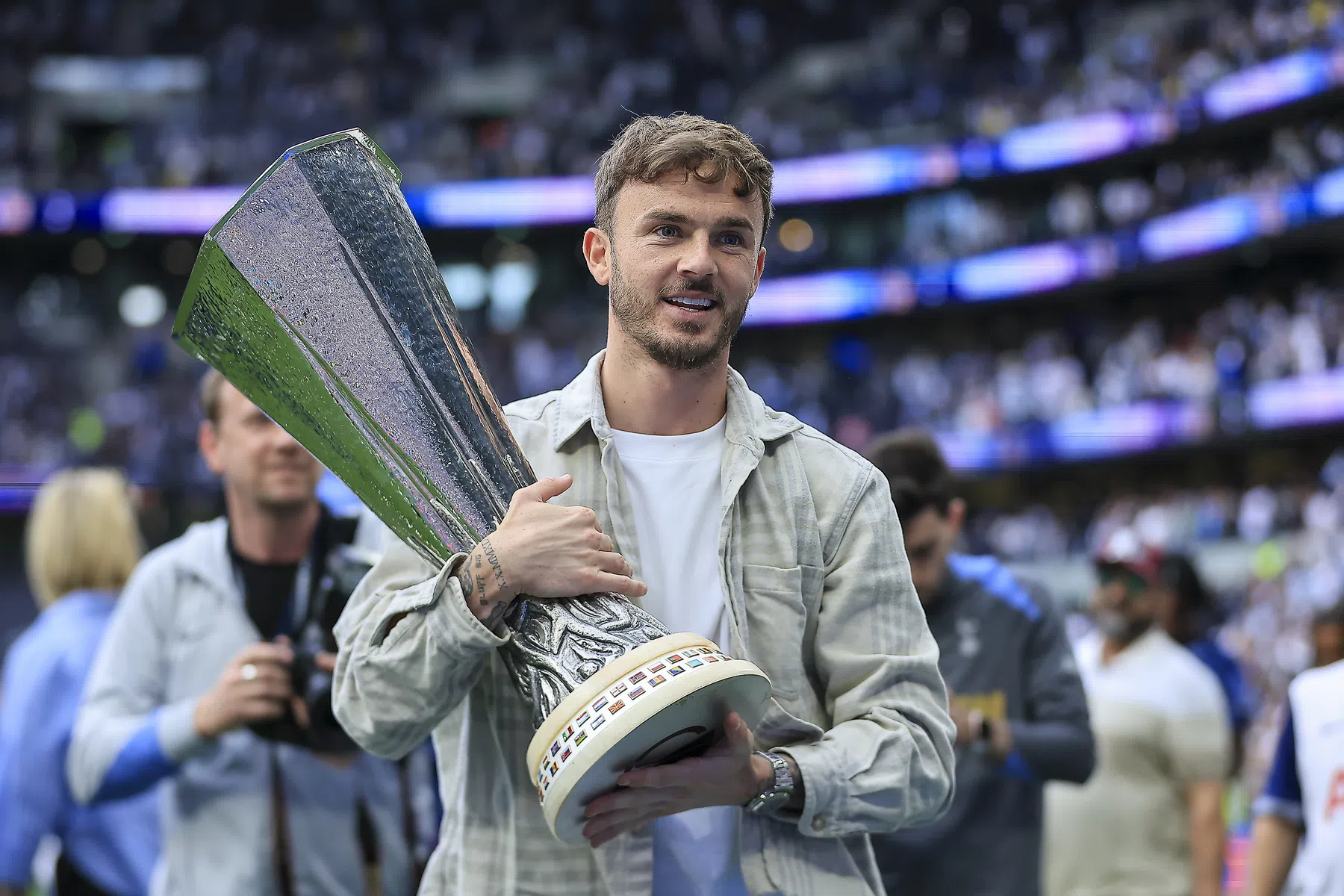 Tottenham mist Maddison groot deel van seizoen vanwege kruisband