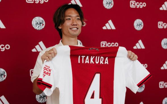 Itakura: 'Ajax is een van de grootste clubs ter wereld'