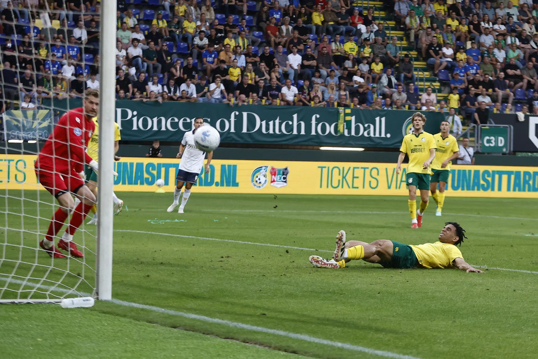 Eigen doelpunt als eerste Eredivisie-goal van 2025/26