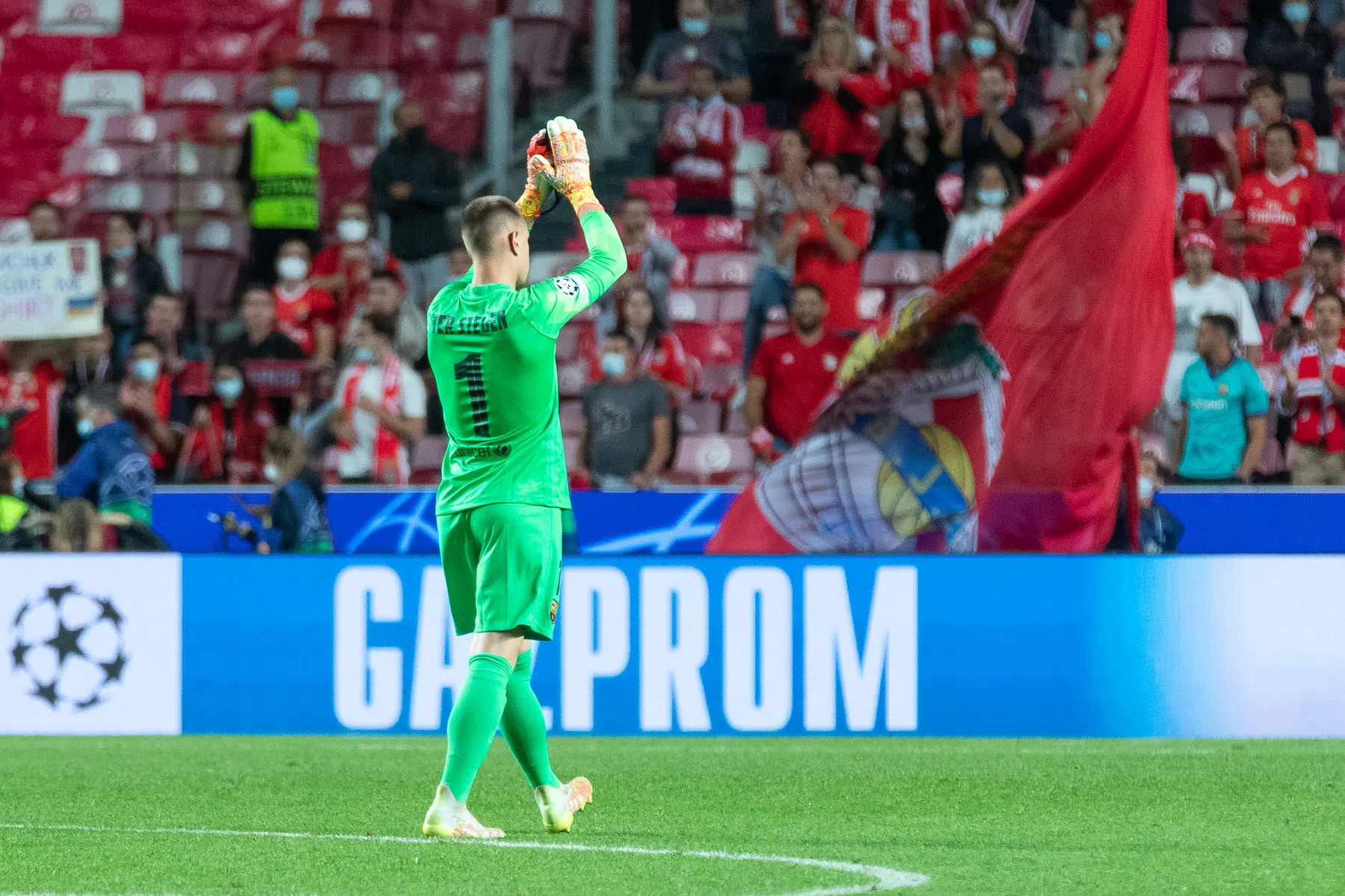 Ter Stegen komt met statement na afnemen aanvoerdersband Barça