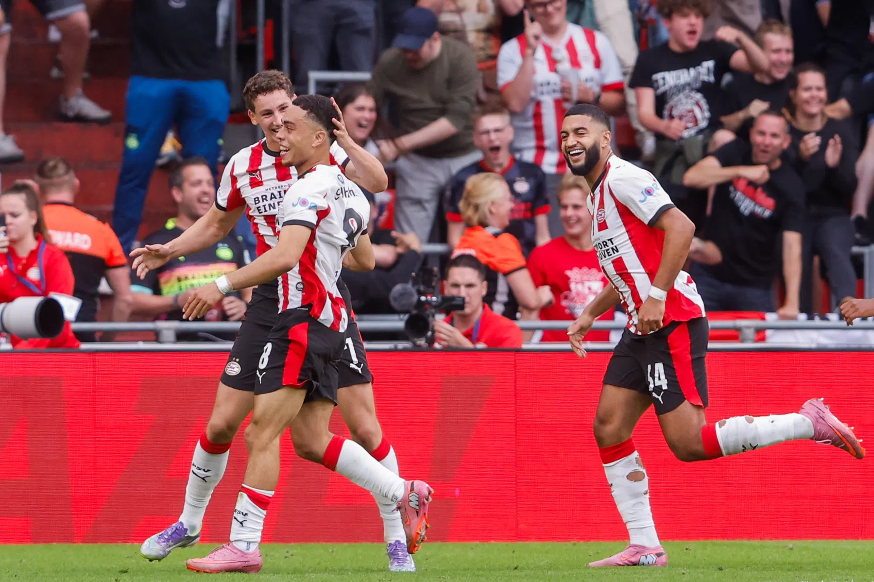 Net als zijn vader: Van Bommel flitsend van start bij PSV