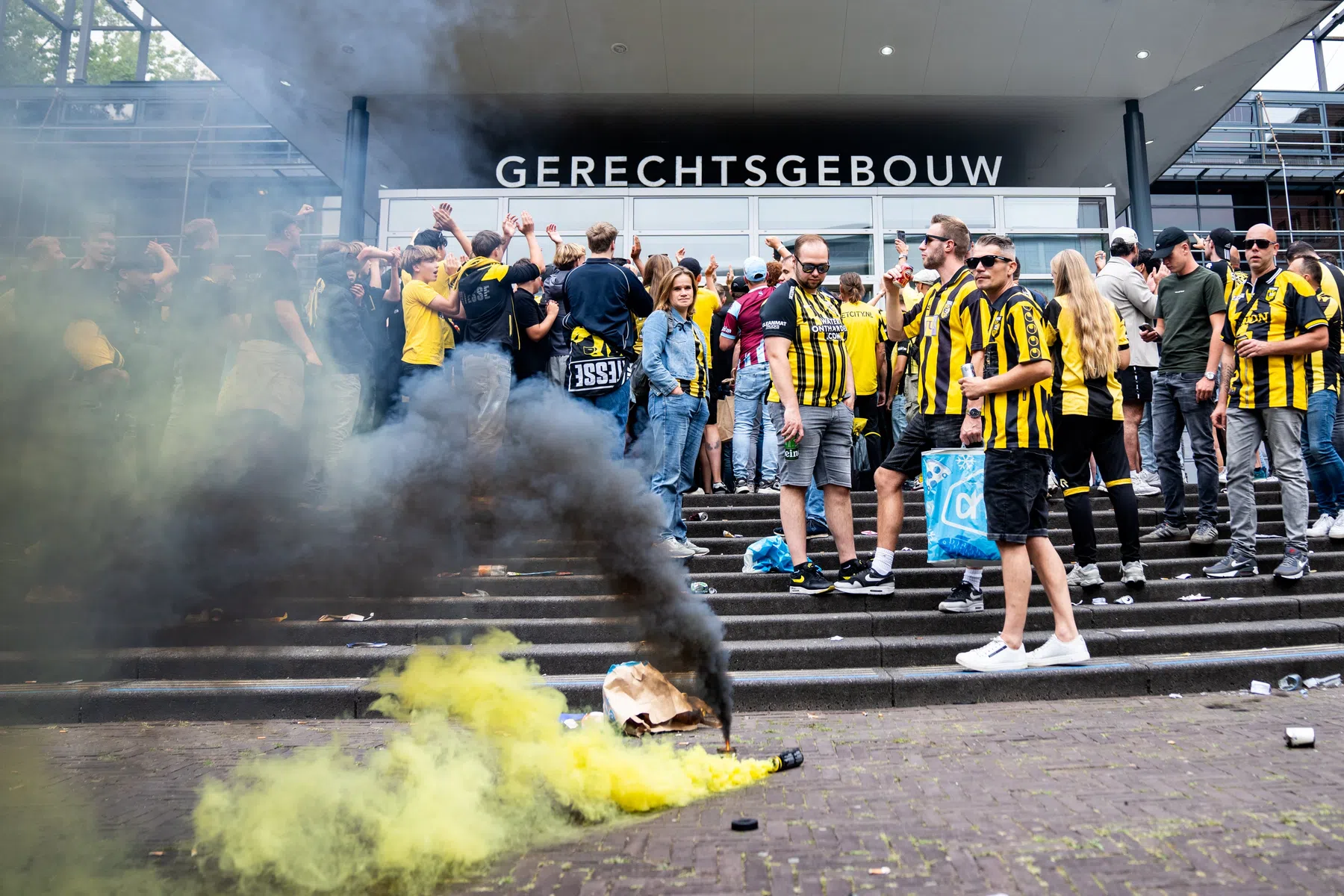 Vitesse ook in buitenland groot nieuws: 'Van de hemel naar de hel gegaan'