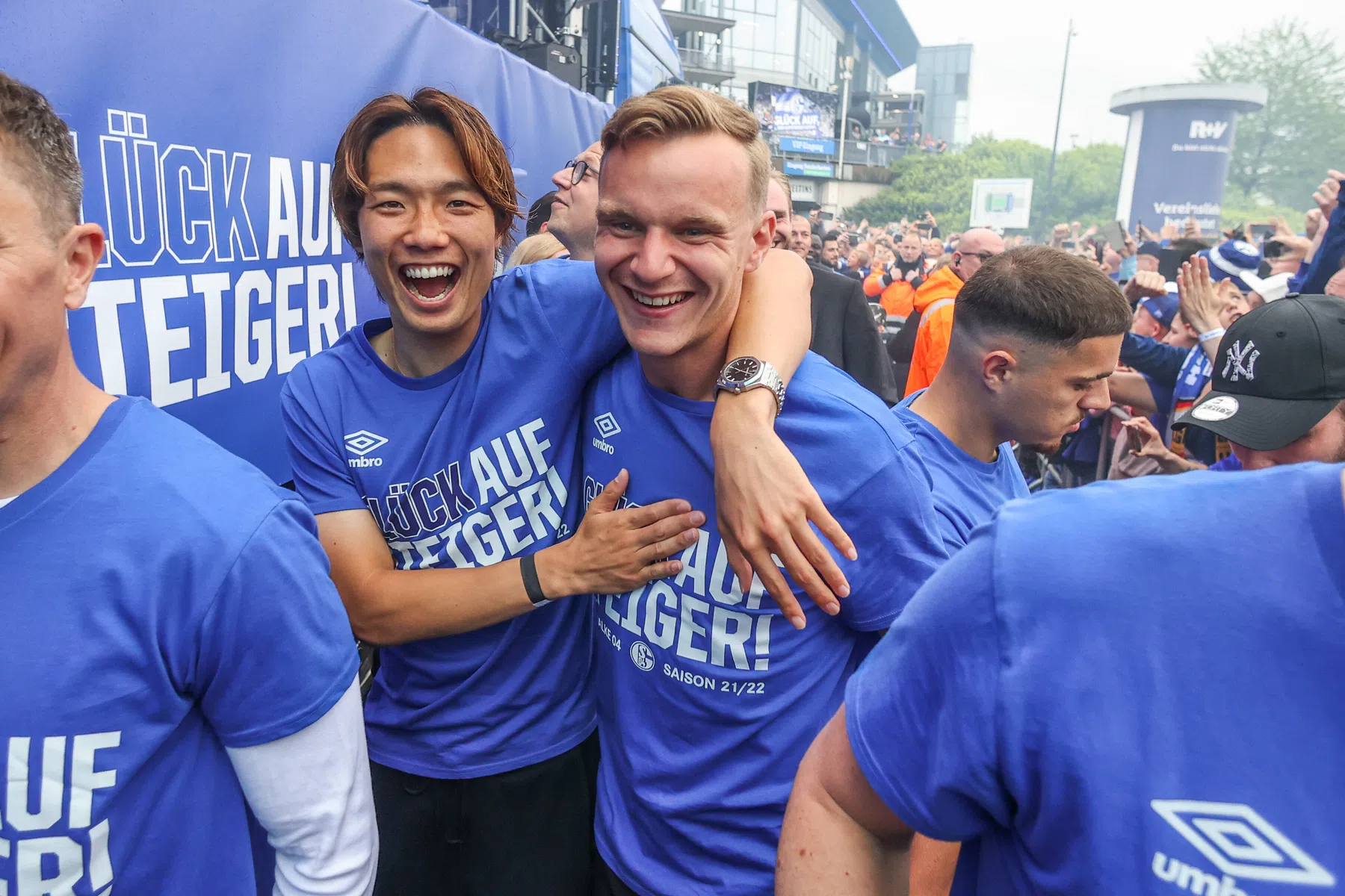 De Schalke-tijd van Itakura: 'Met hem waren we erin gebleven, dat geloof ik echt'