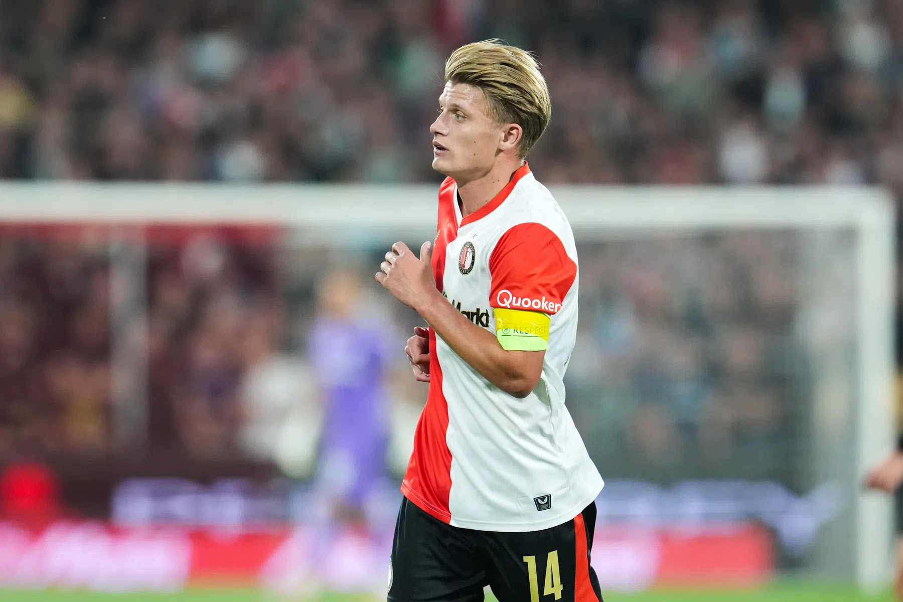 Steijn zorgt razendsnel voor feest in De Kuip