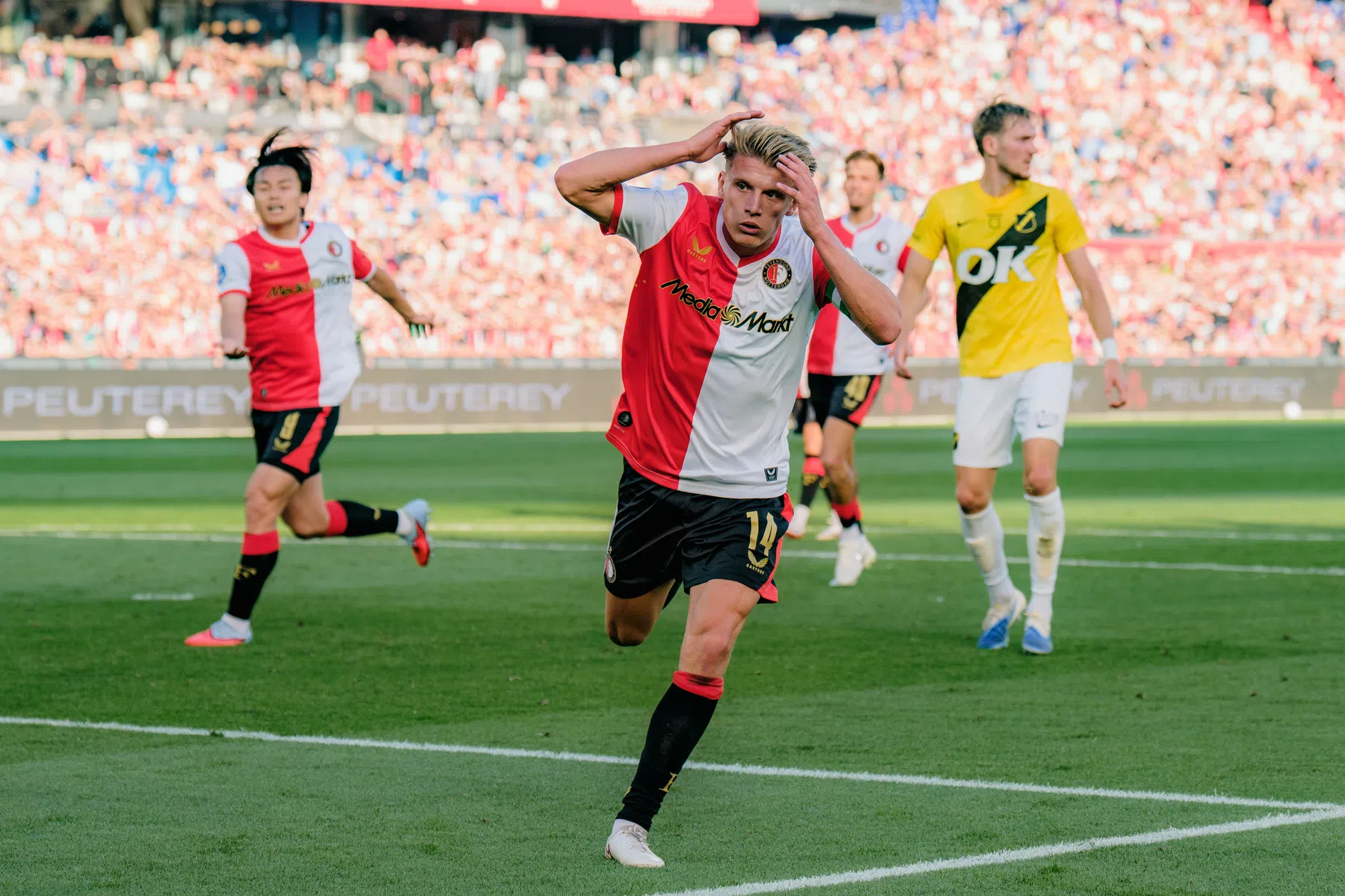 Feyenoord wint eenvoudig van NAC en is klaar voor Fenerbahce