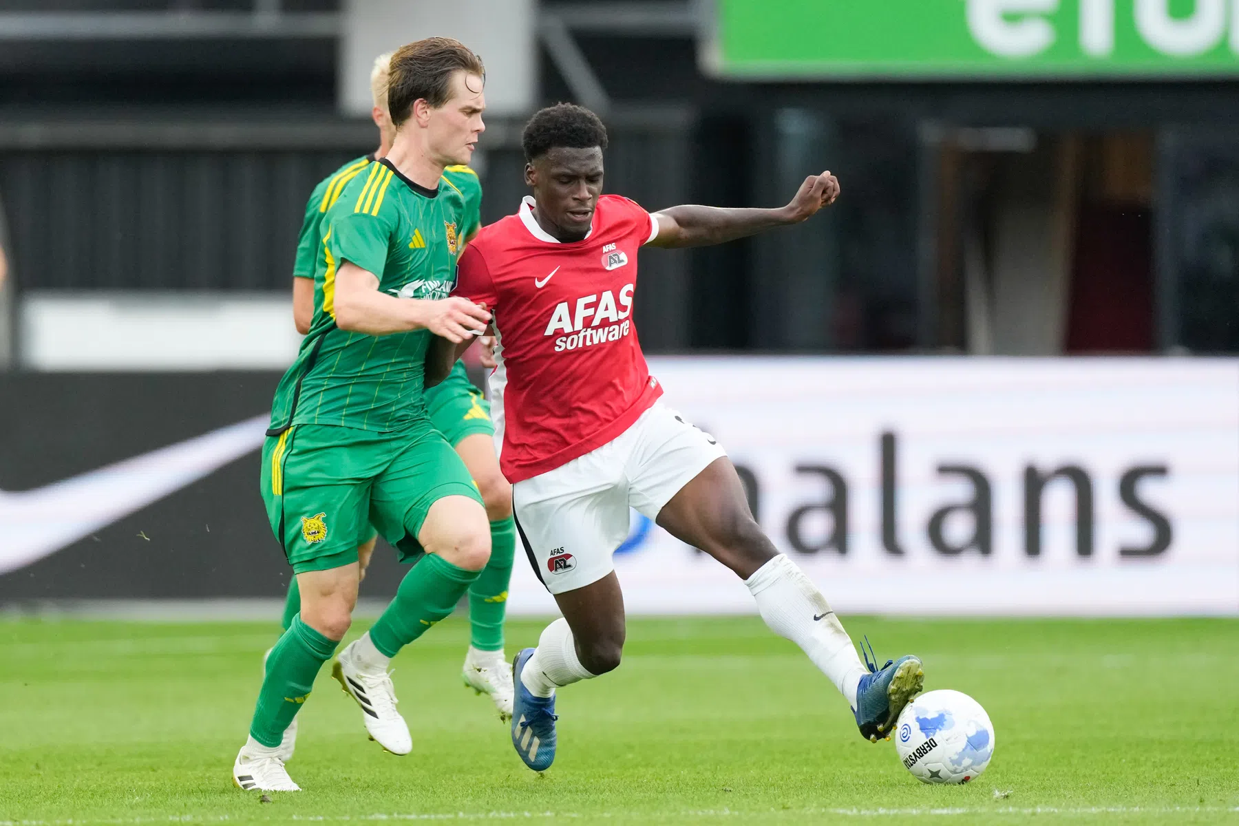 Definitief: AZ verkoopt Poku aan Bayer Leverkusen