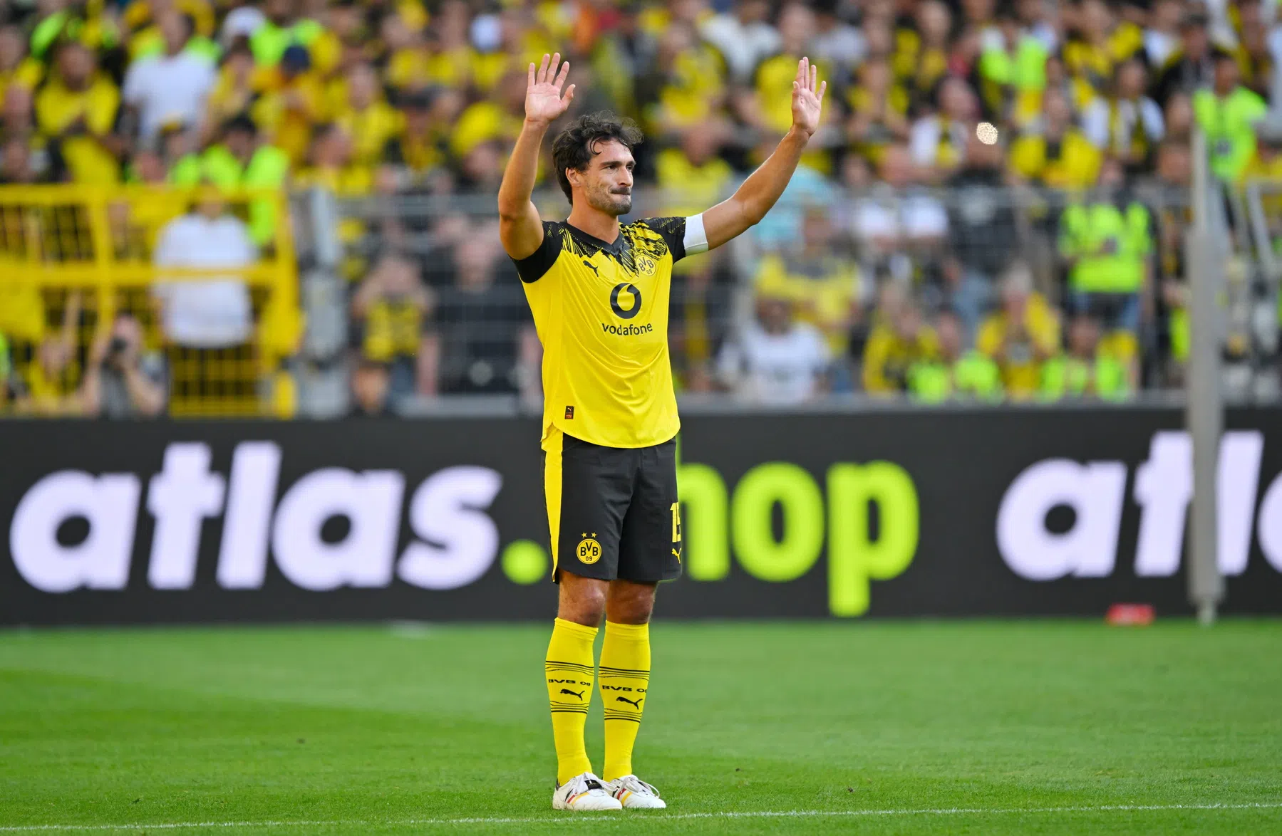 Mats Hummels uitgezwaaid bij Borussia Dortmund