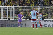 Feyenoord geeft het weg tegen Fenerbahçe en gaat Europa League in