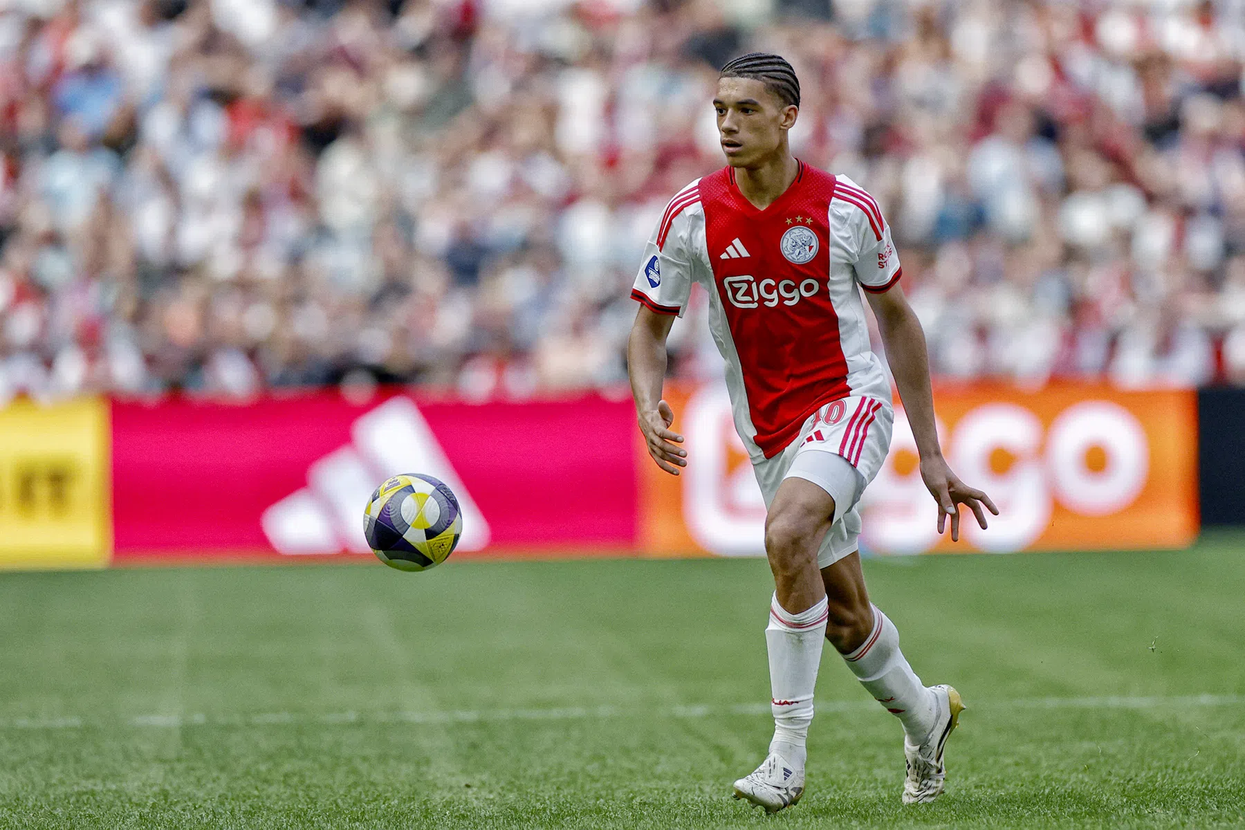 Aaron Bouwman blikt terug op Ajax-debuut